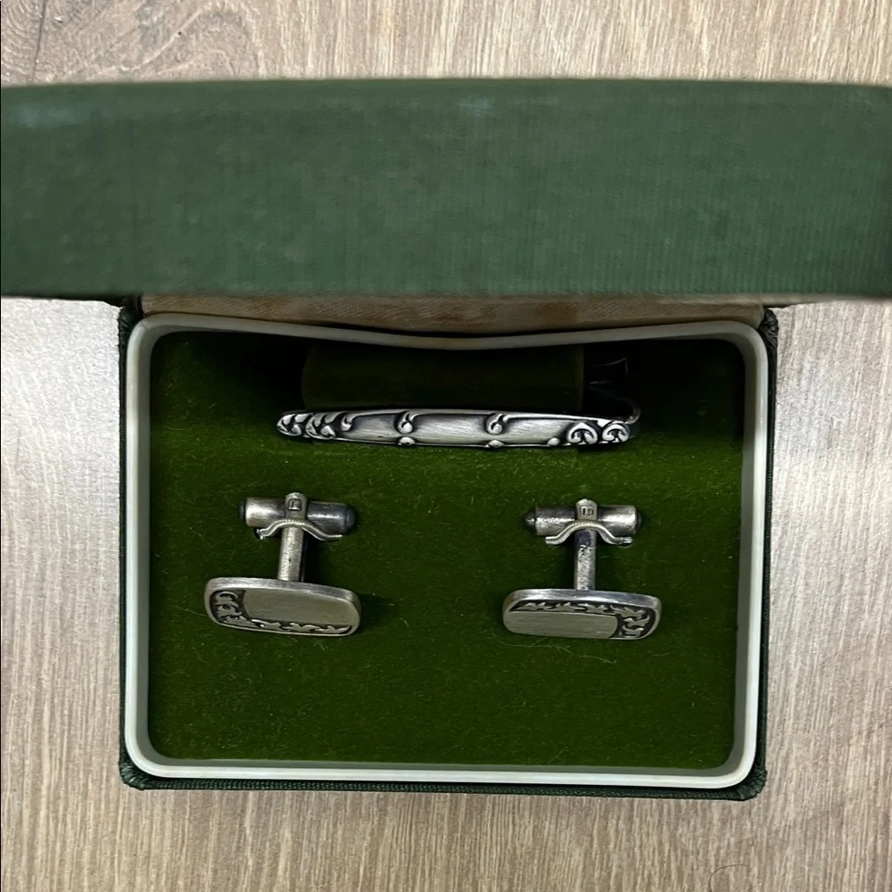 Hadley Vintage Silver Cufflinks and Tie Bar Set